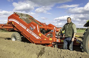 GRIMME UK Celebrates Milestone Delivery